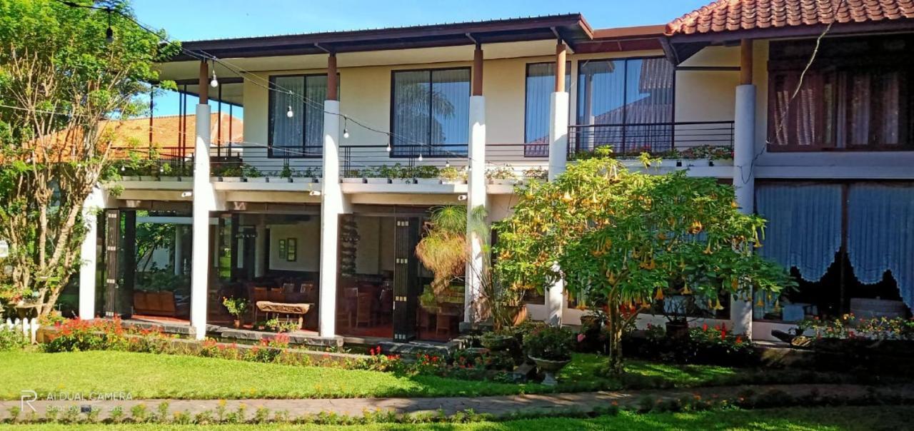 La Oma Hotel Lembang Ngoại thất bức ảnh