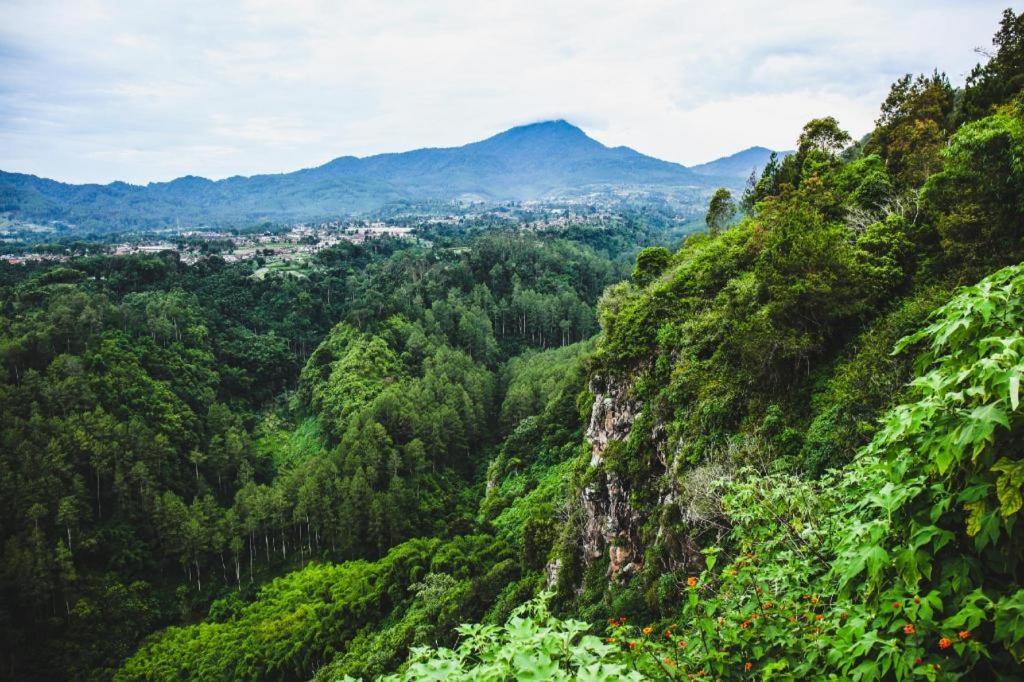 La Oma Hotel Lembang Ngoại thất bức ảnh