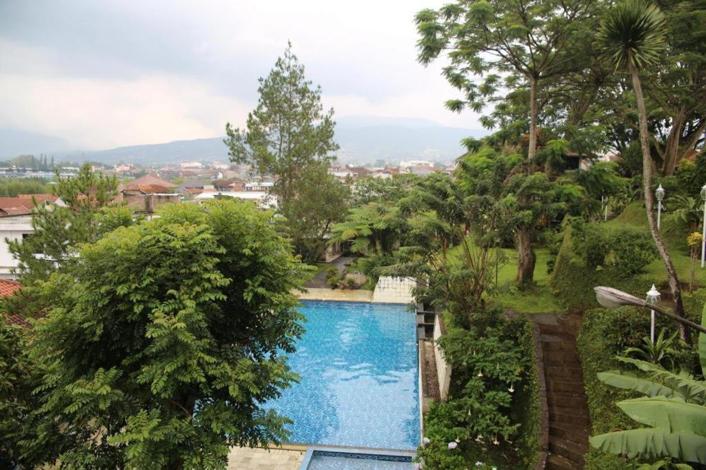 La Oma Hotel Lembang Ngoại thất bức ảnh