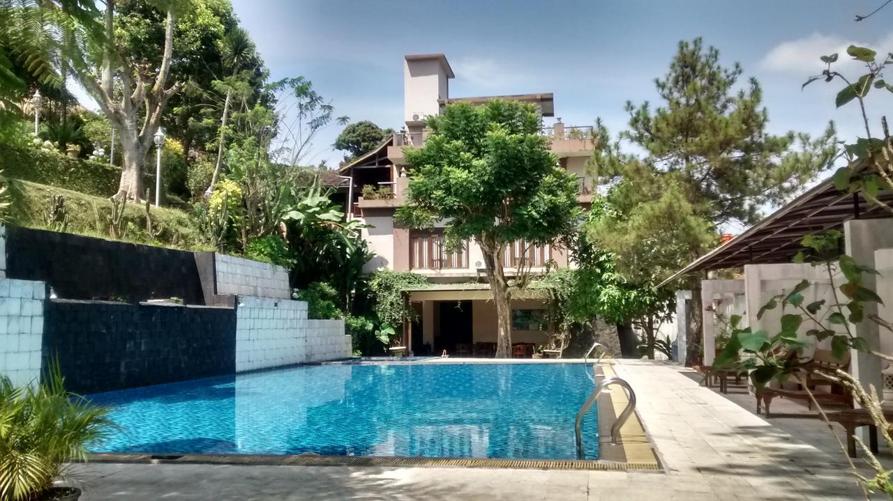 La Oma Hotel Lembang Ngoại thất bức ảnh